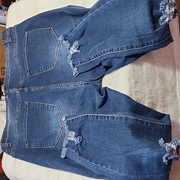 Fashion Nova Distressed Skinny Jeans Sz 1x. 38x27 - Picture 7 of 8